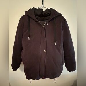 Black jacket Medium size. Perfect for Fall days or not so cold Winter days.